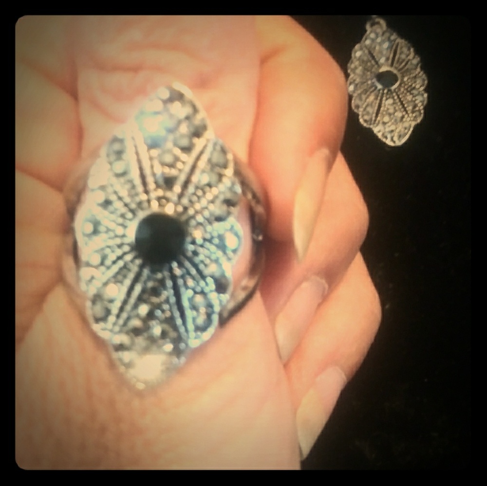 Size 9 Ring - image 1